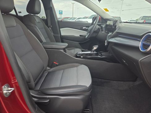Certified 2024 Chevrolet Trax LT w/ Driver Confidence Package FWD image 20