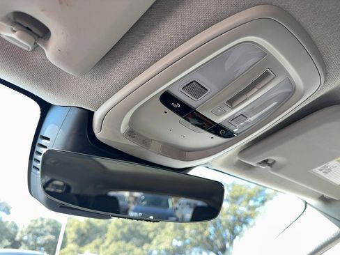 Certified 2025 Volvo XC40 B5 Plus image 21