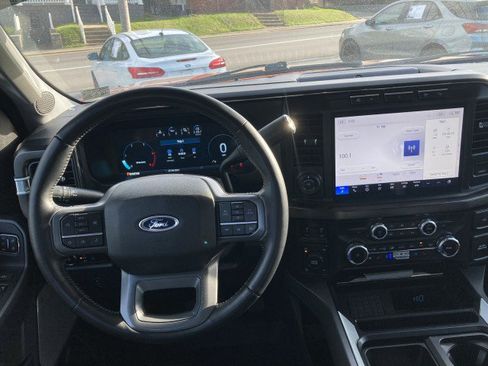 Used 2023 Ford F350 Lariat w/ Sport Appearance Package image 8