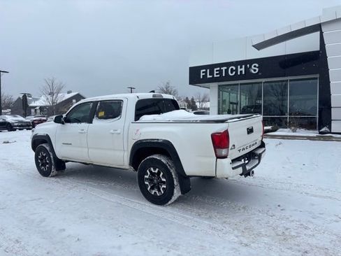 Used 2017 Toyota Tacoma SR5 image 6
