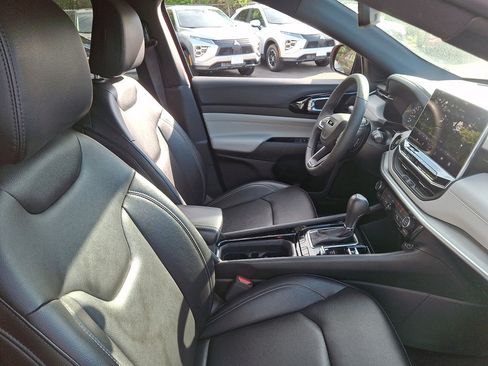 Used 2025 Jeep Compass Limited AWD/4WD image 11