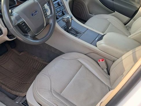 Used 2010 Ford Taurus SEL FWD image 5