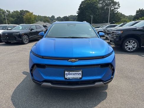 New 2025 Chevrolet Equinox EV LT w/ Convenience Package II AWD/4WD image 8