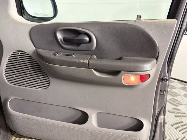 Used 2002 Ford F150 XLT RWD image 32