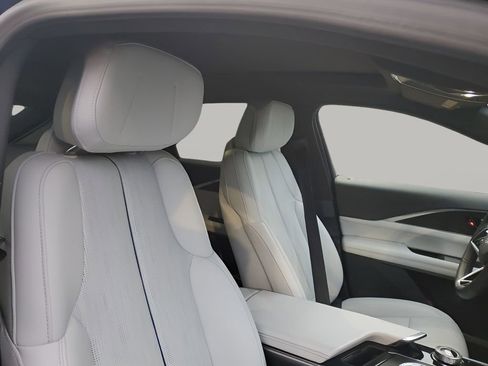 Certified 2024 Cadillac Lyriq Luxury image 15