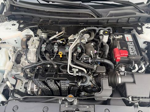 Used 2025 Nissan Altima 2.5 SV FWD image 21