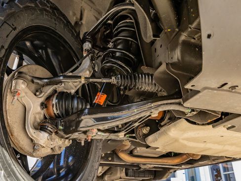 Used 2023 Chevrolet Suburban RST w/ Sport Performance Package image 13