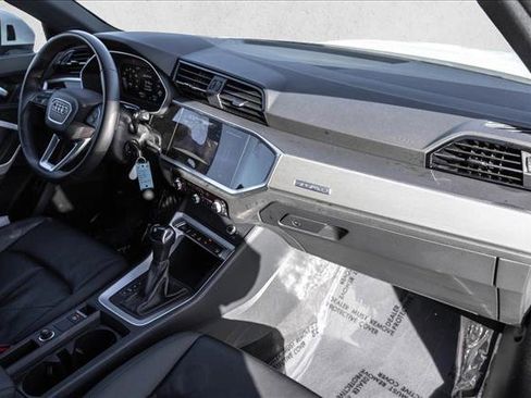 Used 2025 Audi Q3 2.0T Premium image 23