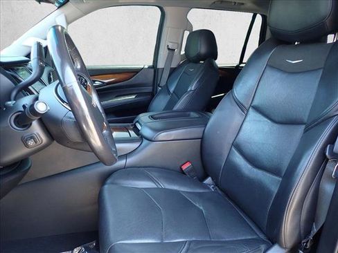 Used 2020 Cadillac Escalade Premium Luxury AWD/4WD image 13