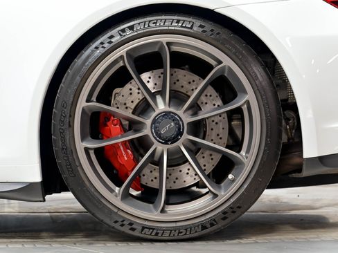Used 2018 Porsche 911 GT3 RWD image 41