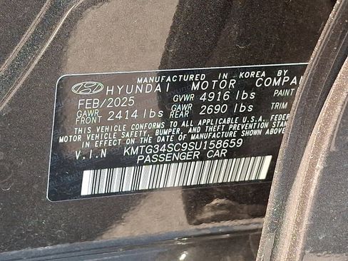 Used 2025 Genesis G70 2.5T image 26