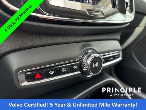 Certified 2025 Volvo XC40 B5 Core image 17