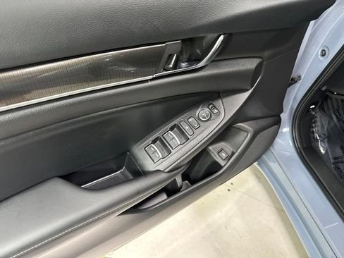 Used 2022 Honda Accord Sport image 11