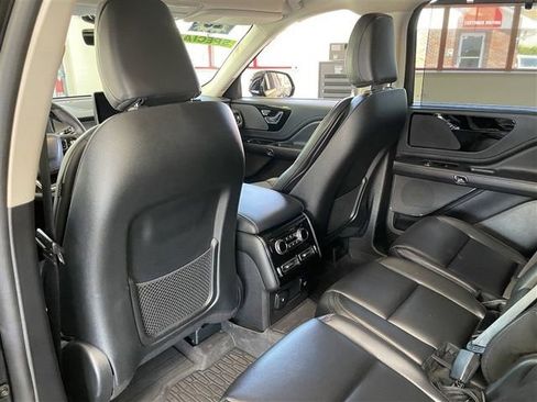 Used 2023 Lincoln Aviator AWD image 30