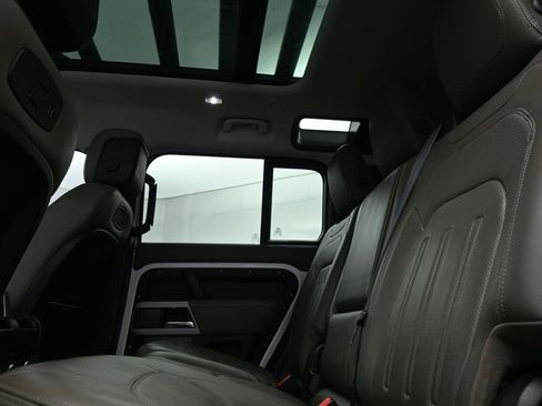 Used 2020 Land Rover Defender 110 HSE image 10