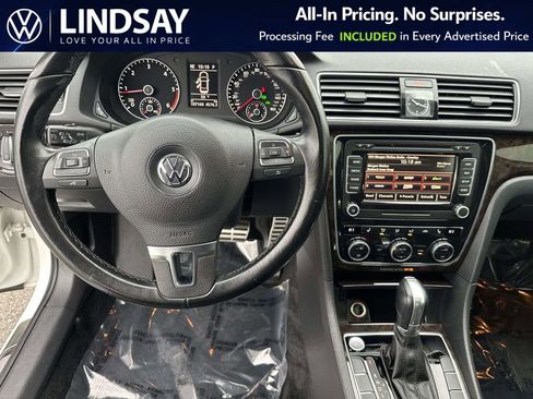 Used 2015 Volkswagen Passat TDI SEL Premium FWD image 10