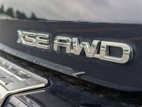 Used 2022 Toyota Highlander XSE AWD/4WD image 40