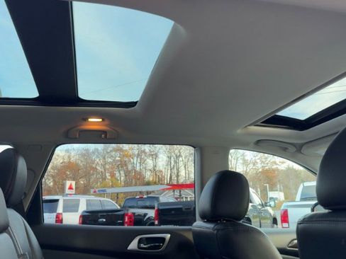 Used 2016 Nissan Pathfinder SL w/ SL Premium Package image 18