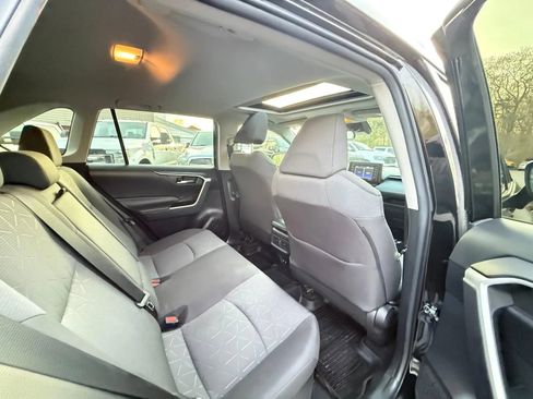 Used 2021 Toyota RAV4 XLE w/ Convenience Package AWD/4WD image 26