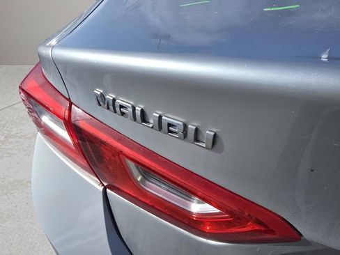 Used 2017 Chevrolet Malibu LT w/ Leather Package image 10