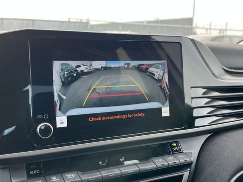 Used 2025 Toyota Camry LE image 17