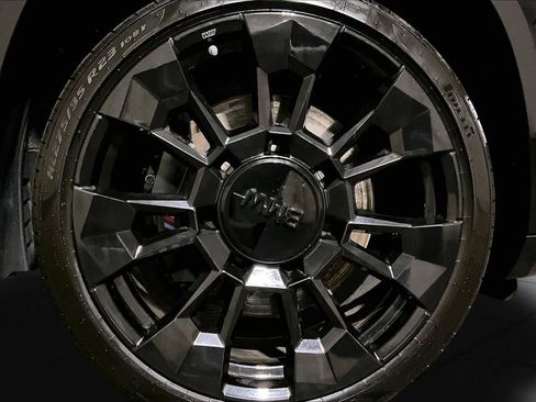 Certified 2025 BMW XM AWD/4WD image 10