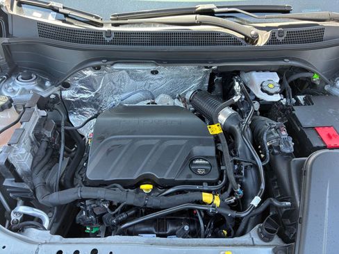 Used 2025 Chevrolet Trax LT image 27