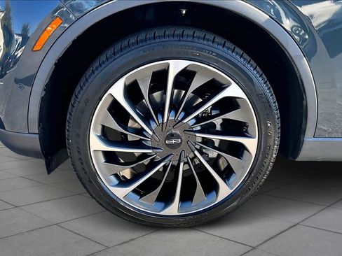 Used 2021 Lincoln Aviator Reserve w/ Equipment Group 201A image 9