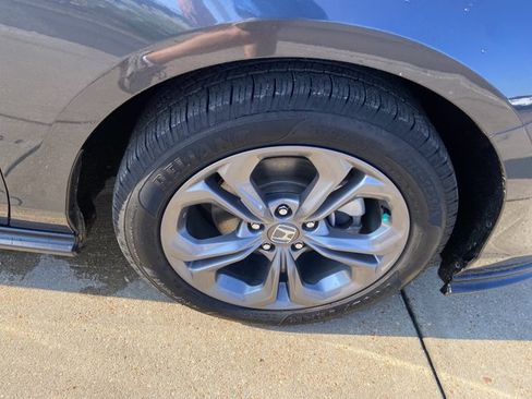 Used 2023 Honda Accord EX image 31
