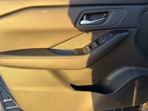 New 2026 Nissan Rogue SV image 20