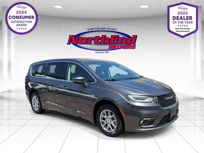 Used 2023 Chrysler Pacifica Touring-L