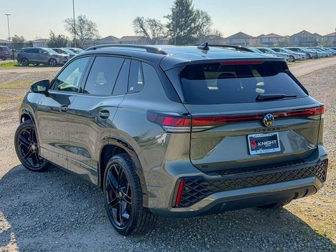 New 2026 Volkswagen Tiguan SE R-Line image 10