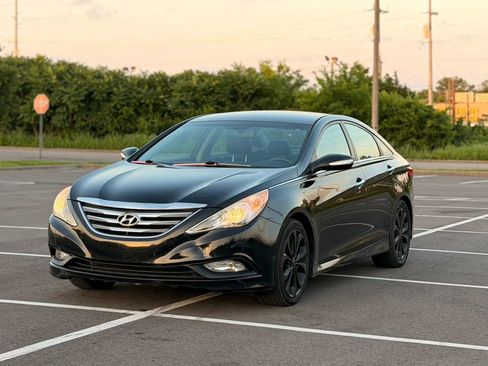 Used 2014 Hyundai Sonata SE FWD image 1