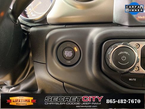 Used 2022 Jeep Wrangler Unlimited Sport image 17