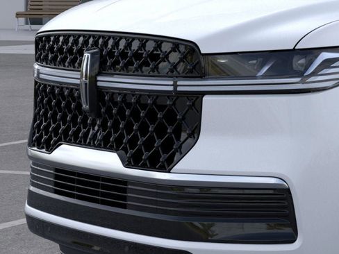 New 2026 Lincoln Navigator Reserve w/ Jet Appearance Package image 17