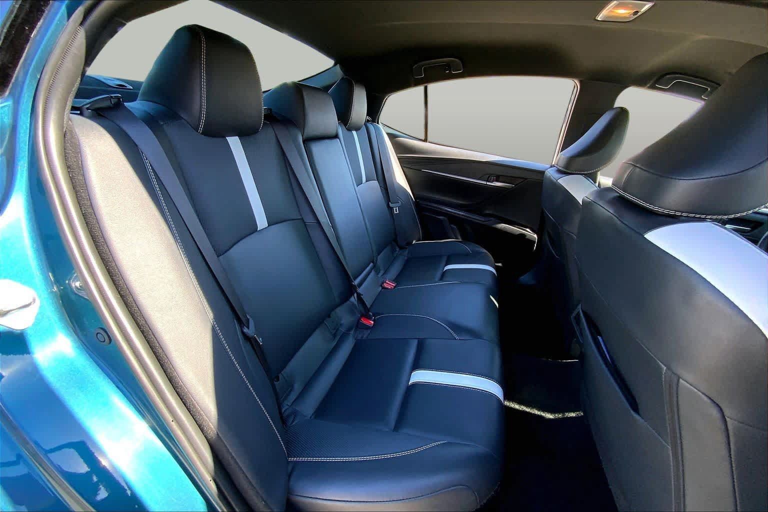 Used 2025 Toyota Camry SE FWD image 19