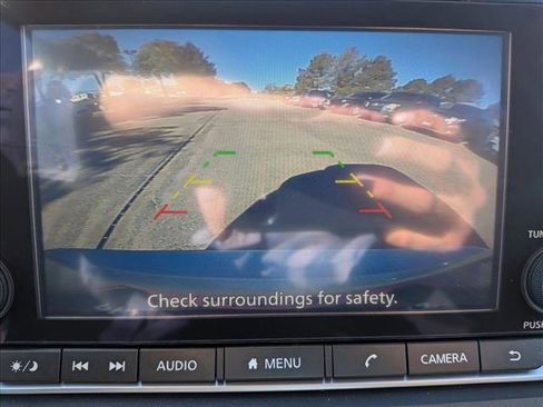 Used 2024 Nissan Rogue SV image 14