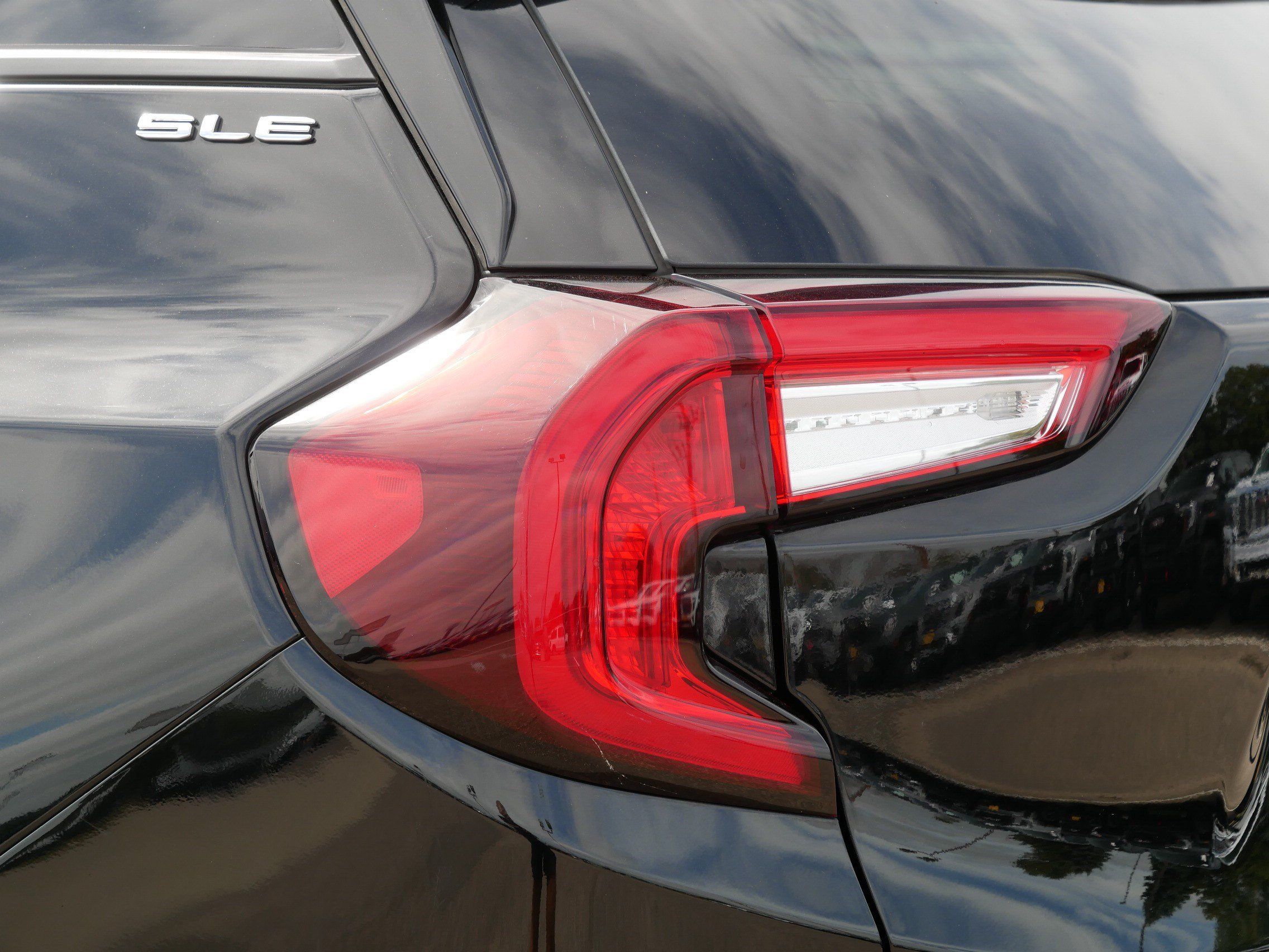 Used 2023 GMC Terrain SLE w/ Driver Convenience Package AWD/4WD image 17