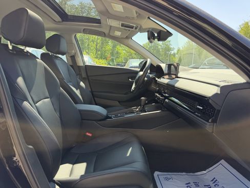 Used 2025 Honda Accord EX-L image 16