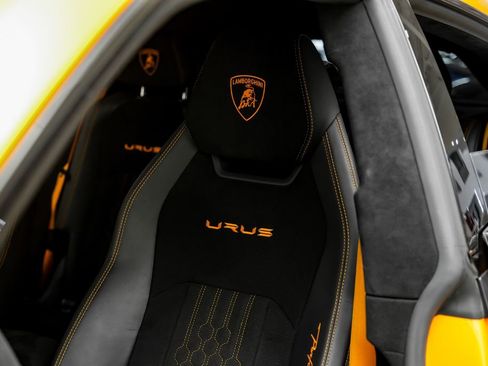 Used 2023 Lamborghini Urus Performante AWD/4WD image 33