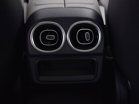 Certified 2026 Mercedes-Benz C 300 4MATIC Sedan image 23