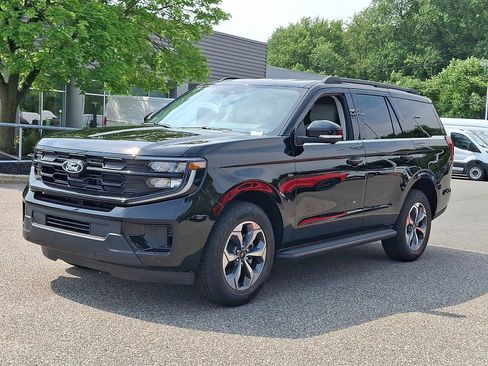 New 2027 Ford Expedition Active AWD/4WD image 3