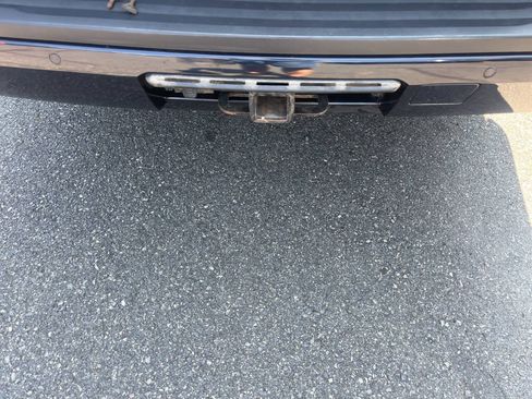 Used 2019 Chevrolet Suburban LT AWD/4WD image 13