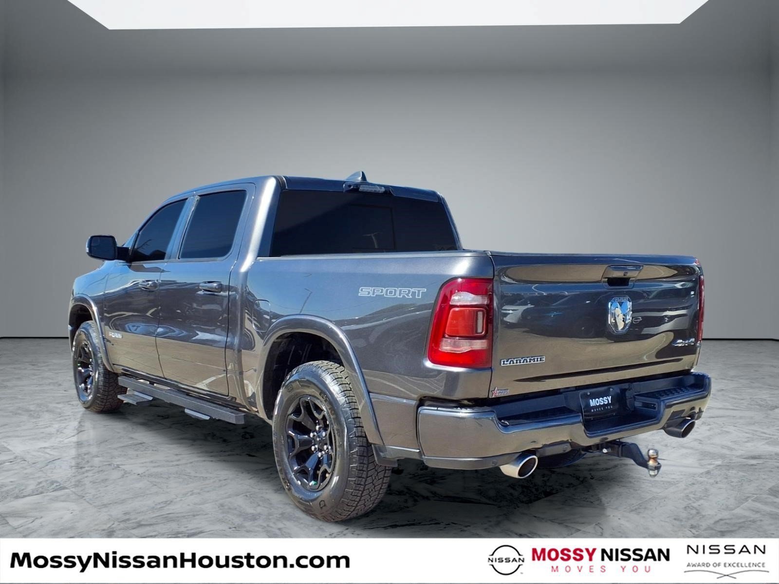 Used 2020 RAM 1500 Laramie w/ Sport Appearance Package AWD/4WD image 2