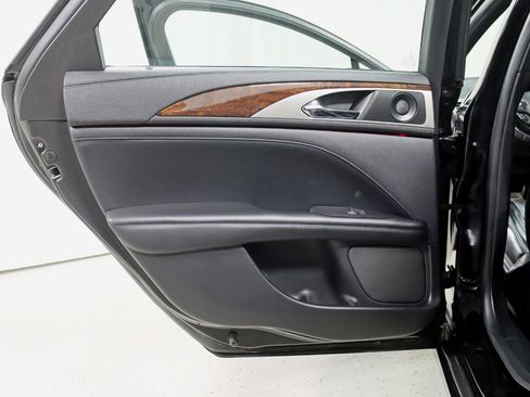 Used 2020 Lincoln MKZ Reserve w/ Monochromatic Package image 33