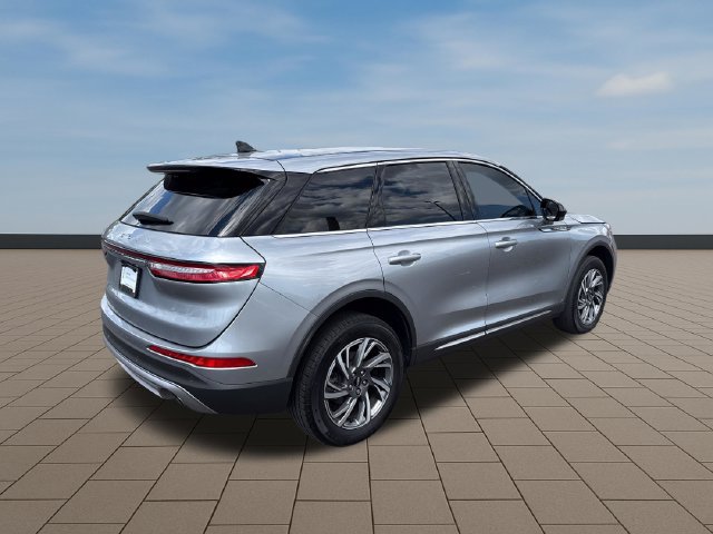 Certified 2024 Lincoln Corsair AWD w/ Rear Removable Package Tray image 7