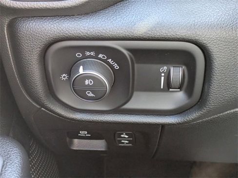 Used 2022 RAM 1500 Big Horn image 25