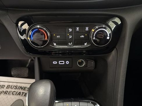 Certified 2022 Buick Encore GX Preferred w/ Cold Weather Comfort Package FWD image 19