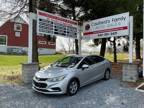 Used 2016 Chevrolet Cruze LS image 1