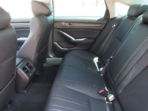 Used 2021 Honda Accord Touring image 13